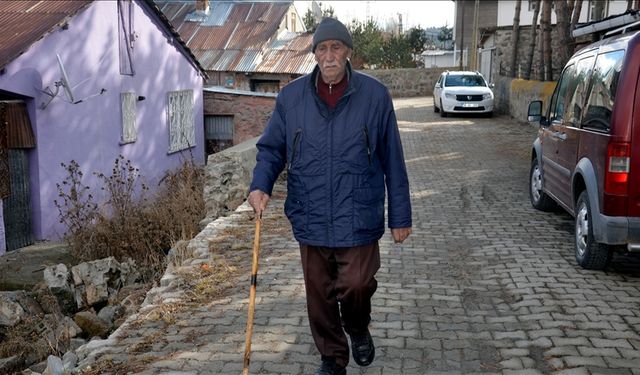 Oksijen cihazından kurtulup 82 yaşında egzersize başladı