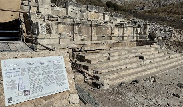 Sagalassos Antik Kenti'nde anıtsal Hadrianus Çeşmesi ayağa kaldırılıyor