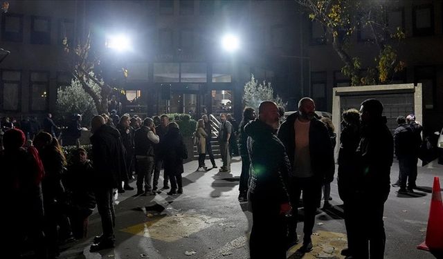 Kadıköy Belediyesi işçilerinin aldığı grev kararı bir dakika sürdü