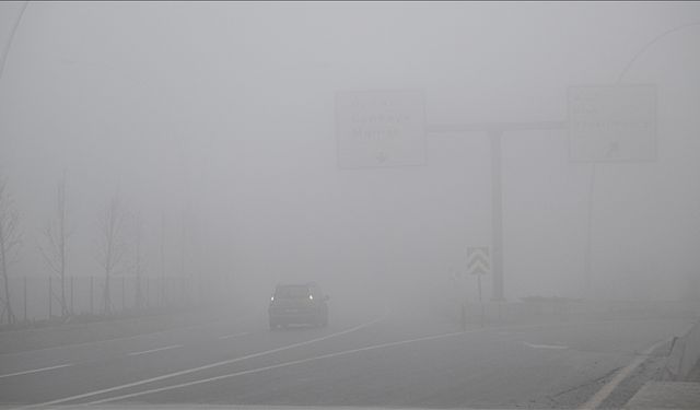 Ankara'da sis etkili oldu