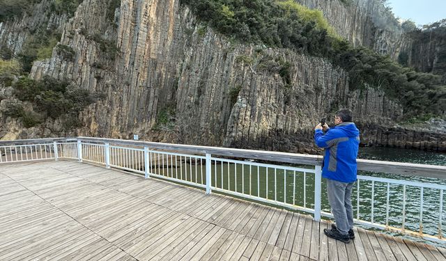 80 milyon yıllık doğa harikası lav sütunlarını, 1 yılda 950 bin kişi ziyaret etti