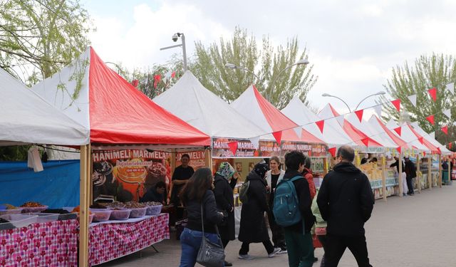 Gölbaşı'nda Gaziantep Baklava-Baharat Gastronomi Festivali başladı