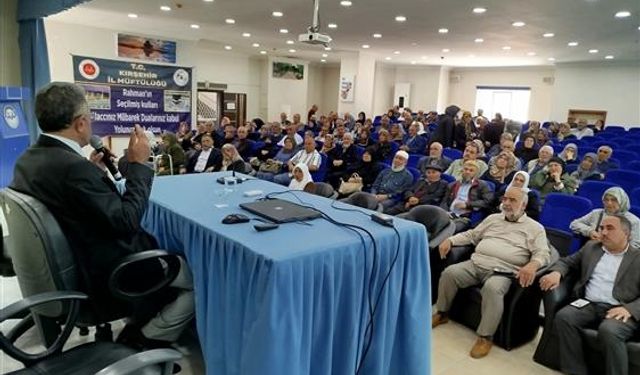 Kırşehir'de hacı adaylarına seminer verildi