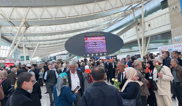 Ankara'dan ilk hac kafilesi dualarla uğurlandı