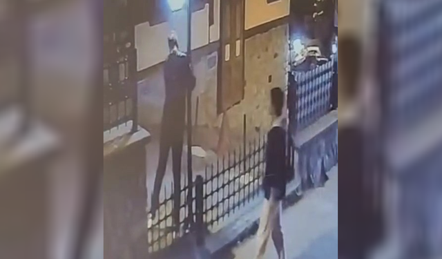 İzmit Belediye Başkanı'ndan sokak lambasını kıran kişiye: Yapma çocuğum