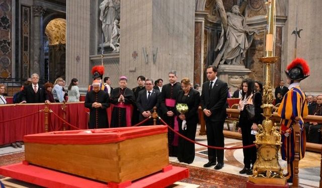 Papa Franciscus için cenaze töreni
