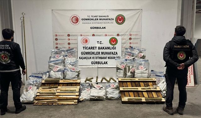 Gümrük muhafaza ekipleri üç operasyonda 182 kilogram uyuşturucuya el koydu