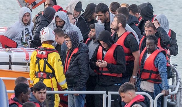 İngiltere ve Fransa, düzensiz göçmenleri takas etmek için görüşmelerde bulunuyor