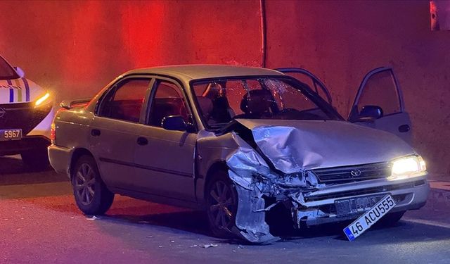 Kahramanmaraş'ta tünelde iki otomobilin çarpıştığı kazada 7 kişi yaralandı