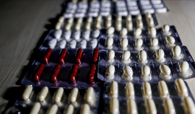 Türk ilaç sanayi sektörü kutu bazında ülkede kullanılan ilaçların yüzde 90'ını üretiyor