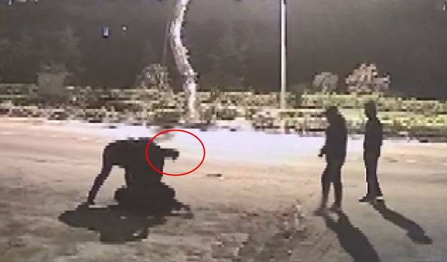 Yolunu kestikleri Yağız'ı öldüresiye dövüp, 4 yerinden bıçakladılar