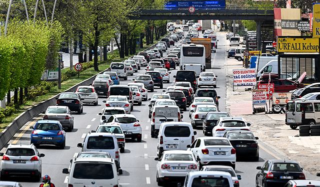 Türkiye'de bu yıl trafiğe kaydedilen taşıtların yarıya yakını 4 büyük şehirde yollara çıktı