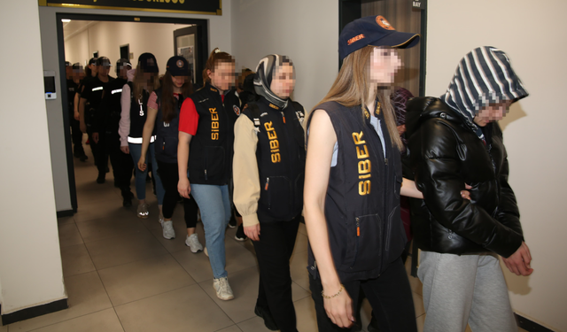 Sahte araç kiralama sitesi üzerinden 122 kişiyi dolandıran 52 şüpheli tutuklandı
