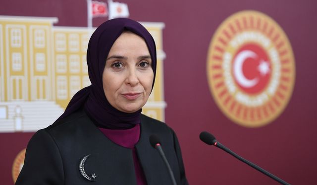Elif Esen’den Diyanet eleştirisi: “Kadınları kocalarına dövdürmek midir amaç?