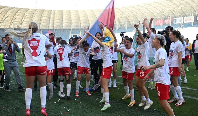 FOMGET’in 2024-2025 Kadınlar Futbol Süper Ligi şampiyonluğu tescillendi