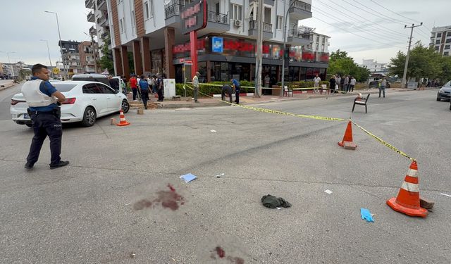 İki grup arasında silah, sopa ve bıçaklı kavga; 4 yaralı