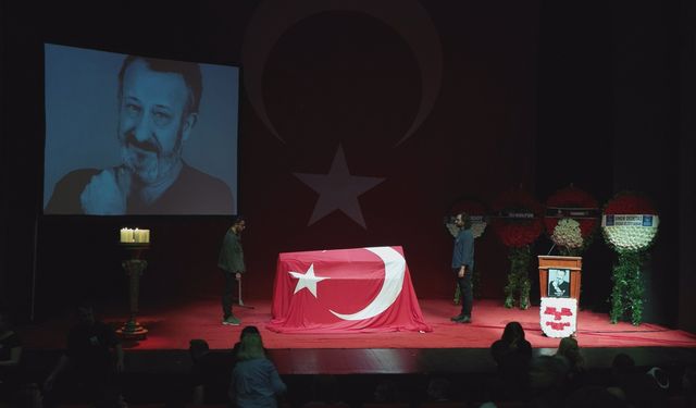 Tiyatro sanatçısı Naşit Özcan toprağa verildi