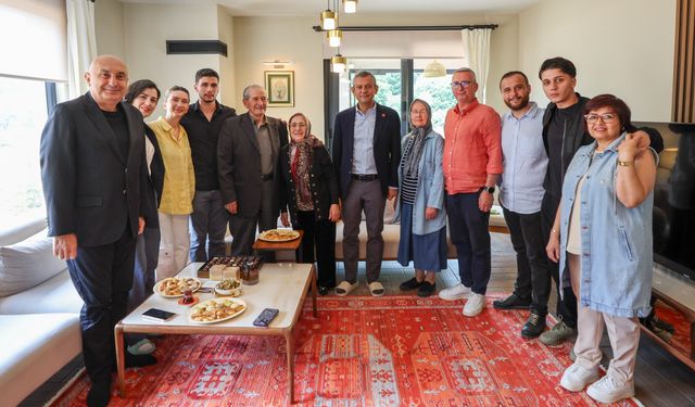 Özgür Özel'den tutuklu Kadriye Kasapoğlu'nun ailesine ziyaret