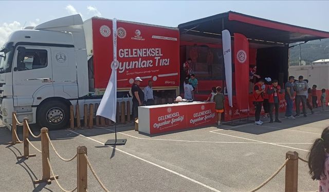 Geleneksel Oyunlar Tırı'nın deprem bölgesindeki ilk durağı Osmaniye oldu