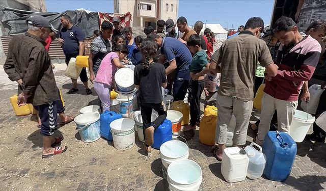 İsrail saldırıları altındaki Gazze'de su krizi devam ediyor