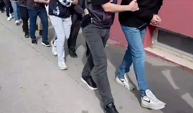 Borsa'da manipülasyon yaptıkları iddiasıyla gözaltına alınan 12 şüpheli tutuklandı