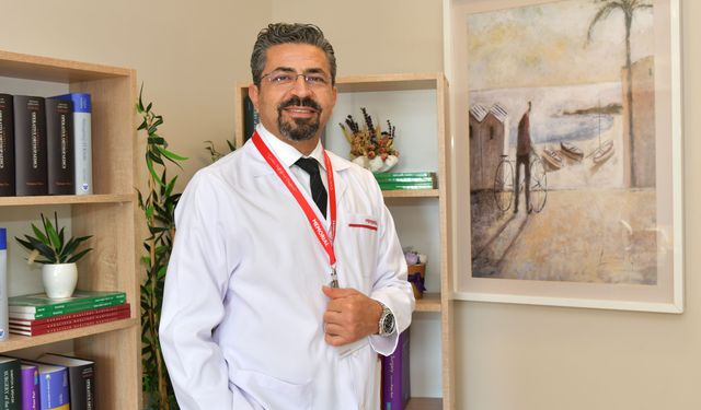Skolyoz ergenlik döneminde sık görülüyor