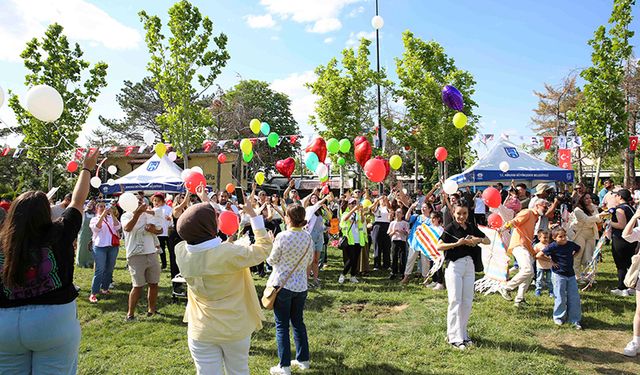 Ankara’da balonlar Akın için havalandı