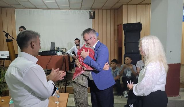 Konya'da asker olmak isteyen engelli genç için temsili "asker eğlencesi" düzenlendi