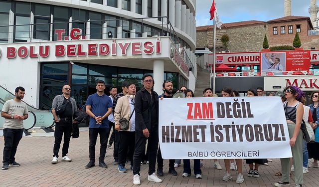 Bolu’da üniversite öğrencilerinden otobüs zammı protestosu