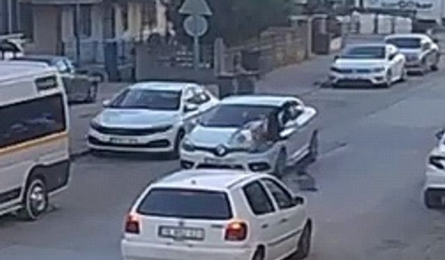 Bursa'da otomobilin çarptığı anne- oğul yaralandı