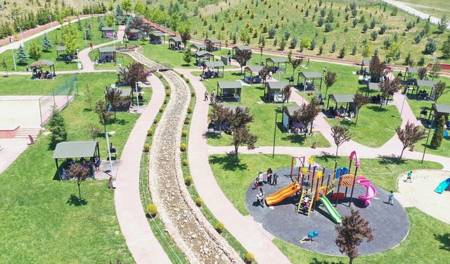 Keçiören'de mesire alanları dolup taştı