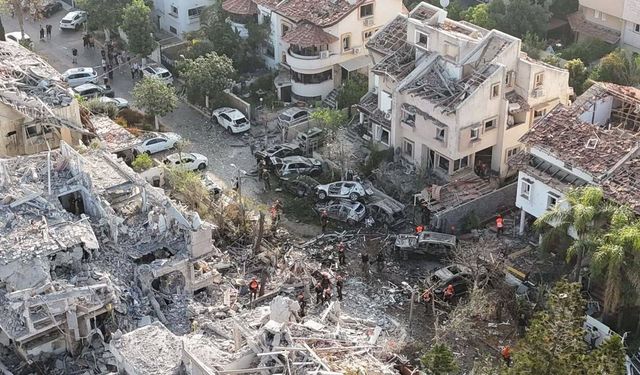 İran’ın İsrail’e karşı füze saldırısında 3 kişi öldü, 172 kişi yaralandı