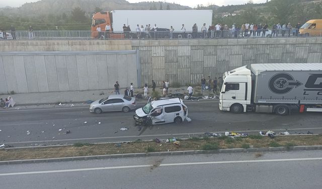 Kastamonu'da 3 araç kazaya karıştı; 9 yaralı
