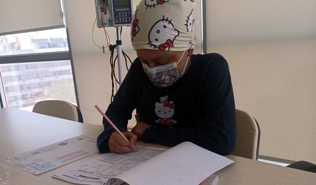 Lösemi tedavisi gören Hatice, LGS'ye hastanede girdi
