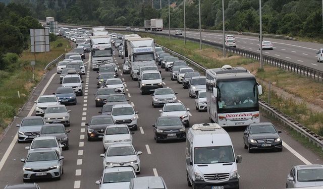 Kurban Bayramı'nda otoyollardan yaklaşık 16,3 milyon araç geçti