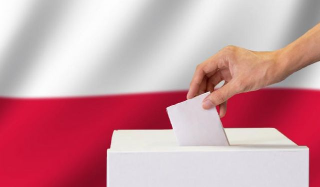 Polonya, cumhurbaşkanlığı seçiminin ikinci turu için sandık başında