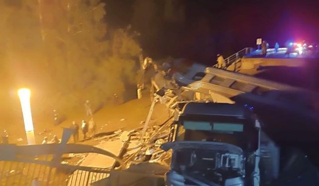 Rusya’da köprü çöktü, tren raydan çıktı: 7 kişi hayatını kaybetti