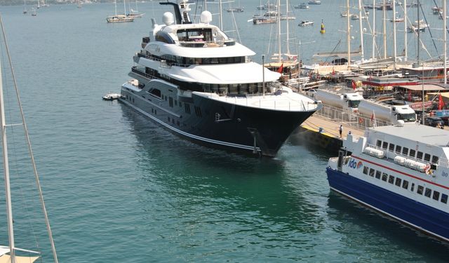 Suudi Arabistan Prensi'nin yatına Fethiye'de 140 ton yakıt ikmali