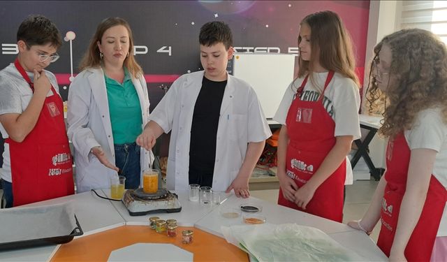 Sakarya'da öğrenciler bal kabağından çevre dostu biyoplastik üretti