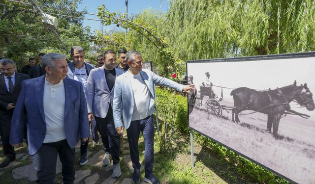 CHP Genel Başkanı Özel, başkentte vatandaşlarla bir araya geldi