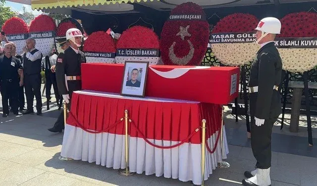 Hatay İskenderun'da şehit olan iki asker son yolculuklarına uğurlandı