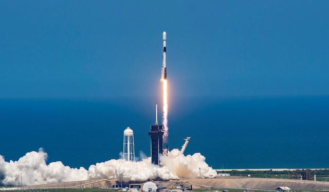 İsrail, Musk'ın şirketi aracılığıyla iletişim uydusunu uzaya fırlattı