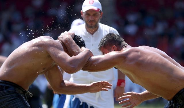664. Tarihi Kırkpınar Yağlı Güreşleri'nde yarı finale çıkan isimler belli oldu