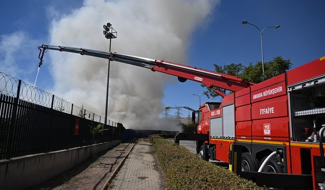 Ankara'da depolama tesisinin çöplüğünde yangın