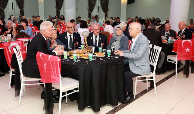 Başkan Fethi Yaşar, Yenimahalleli Gazileri ağırladı
