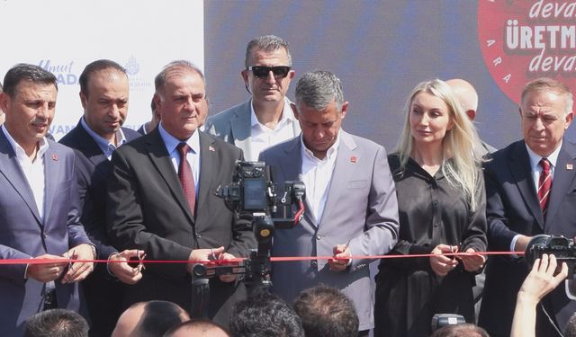 Özgür Özel: CHP'lilerin seçtiği seçilmiş İl Başkanı Özgür Çelik'tir