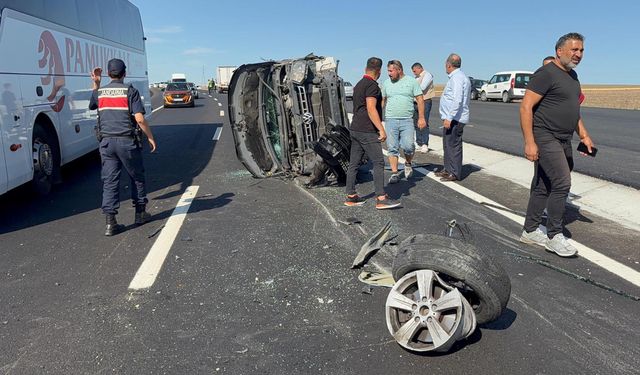 Tekirdağ'da 3 aracın karıştığı kaza; 6 yaralı
