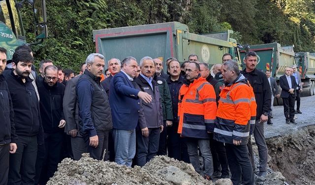 Bakanlar Uraloğlu ve Bak, Çamlıhemşin-Ayder Yaylası yolunda devam eden çalışmaları inceledi