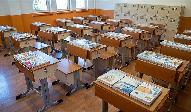 LGS sınav sorularının temel kaynağı ücretsiz dağıtılan ders kitapları oldu