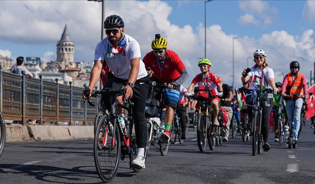 Küresel Sumud Filosu'na destek için İstanbul'da pedallar çevrildi